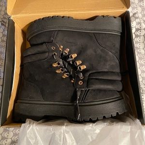 Fashion Nova “Spend Some Time” Booties BLK Size 9